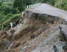 土砂崩れ